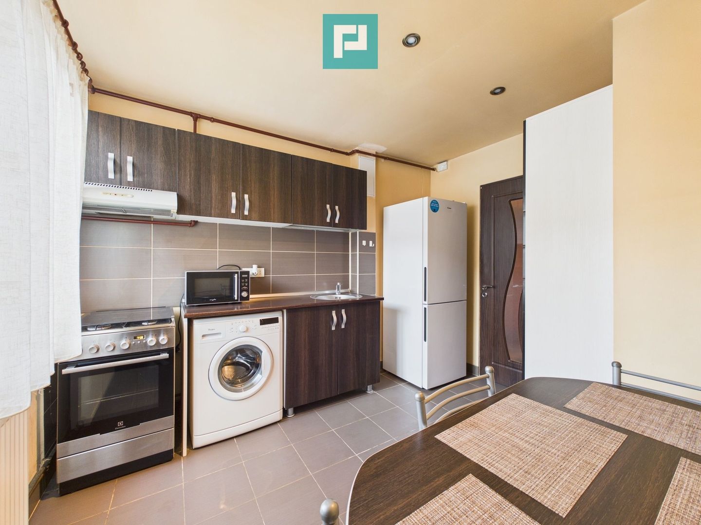 Apartament cu 2 camere semidecomandat în zona UTA - Poză 10