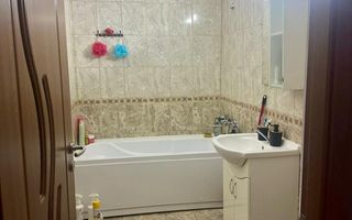 Apartament spațios cu o cameră, balcon și parcare, zona Florilor. - Poză 4