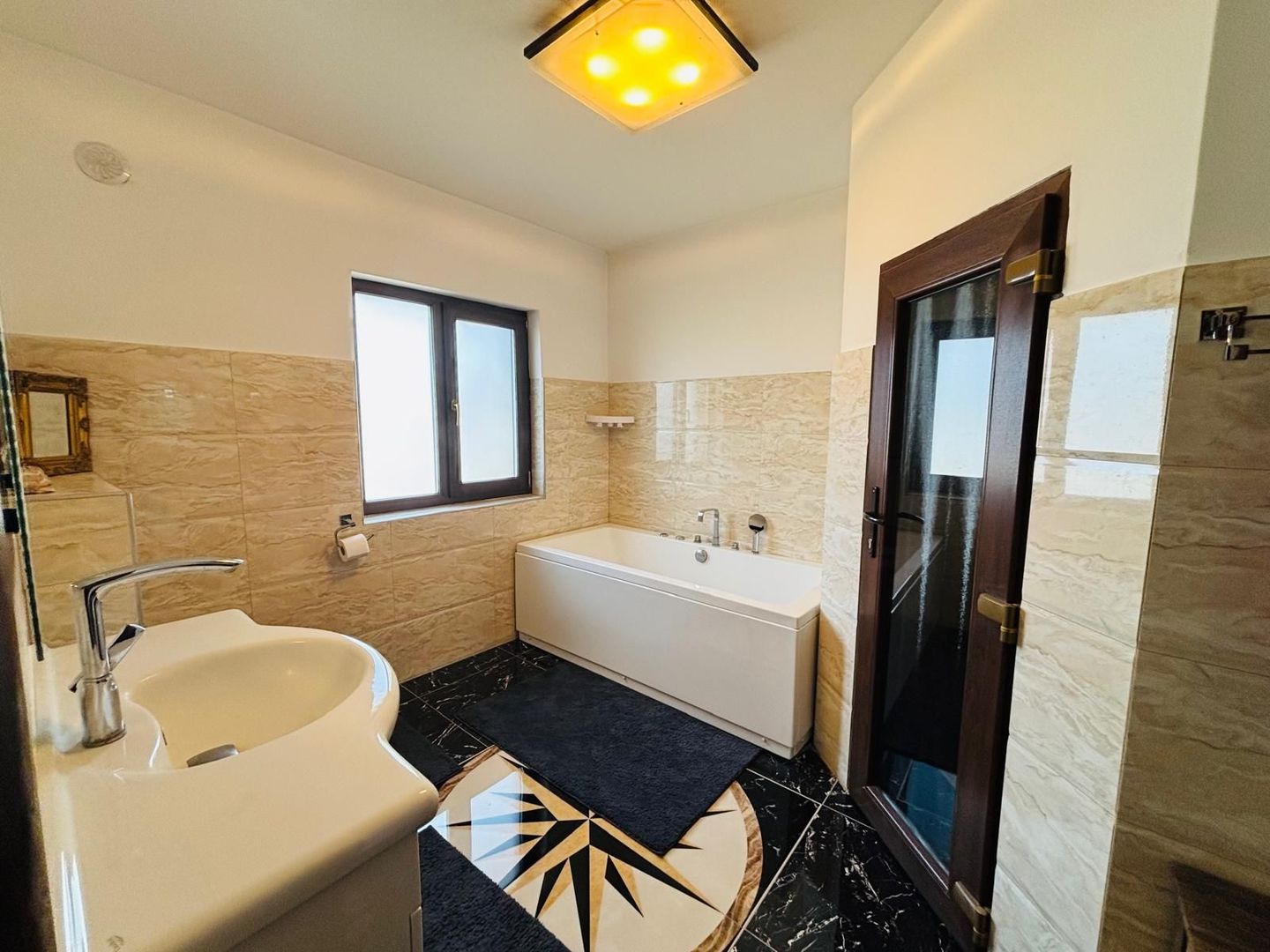 Vilă deosebită în Șcheia I 240 mp utili I teren 1000 mp I 295.000 € - Poză 19