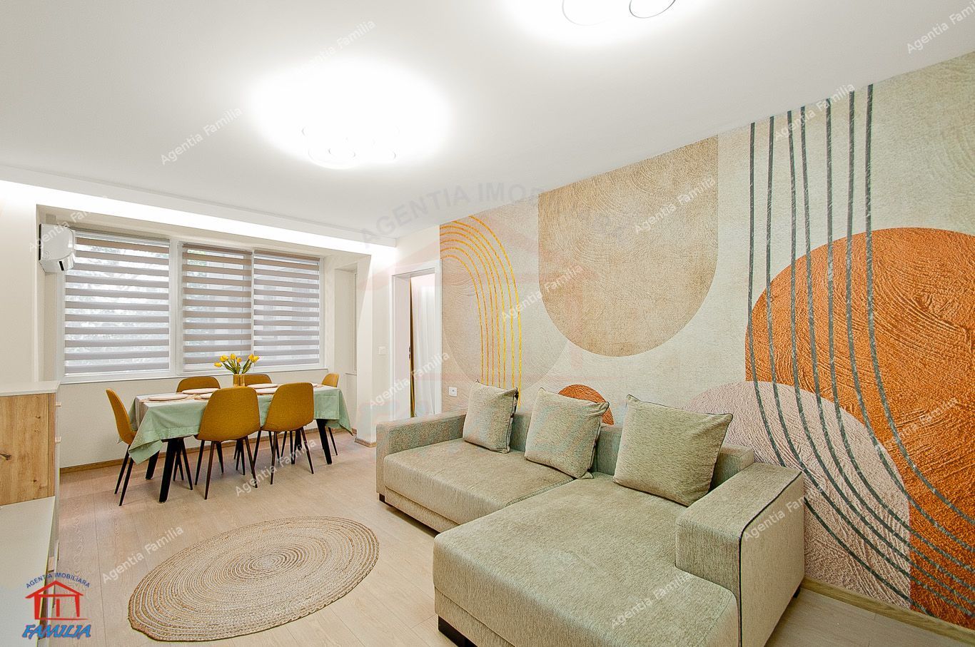 Inchiriere apartament 3 camere decomandat zona centrala - Poză 1