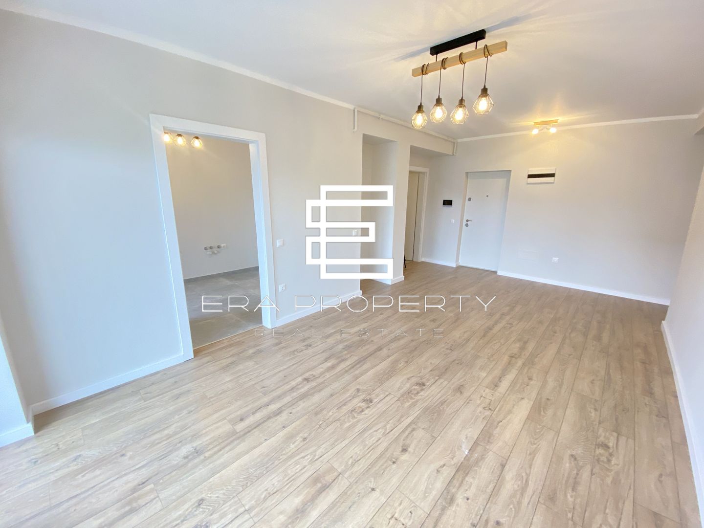 Apartament 2 camere /LA CHEIE/terasa 14.42 mp /zona Aeroport Sibiu - Poză 3