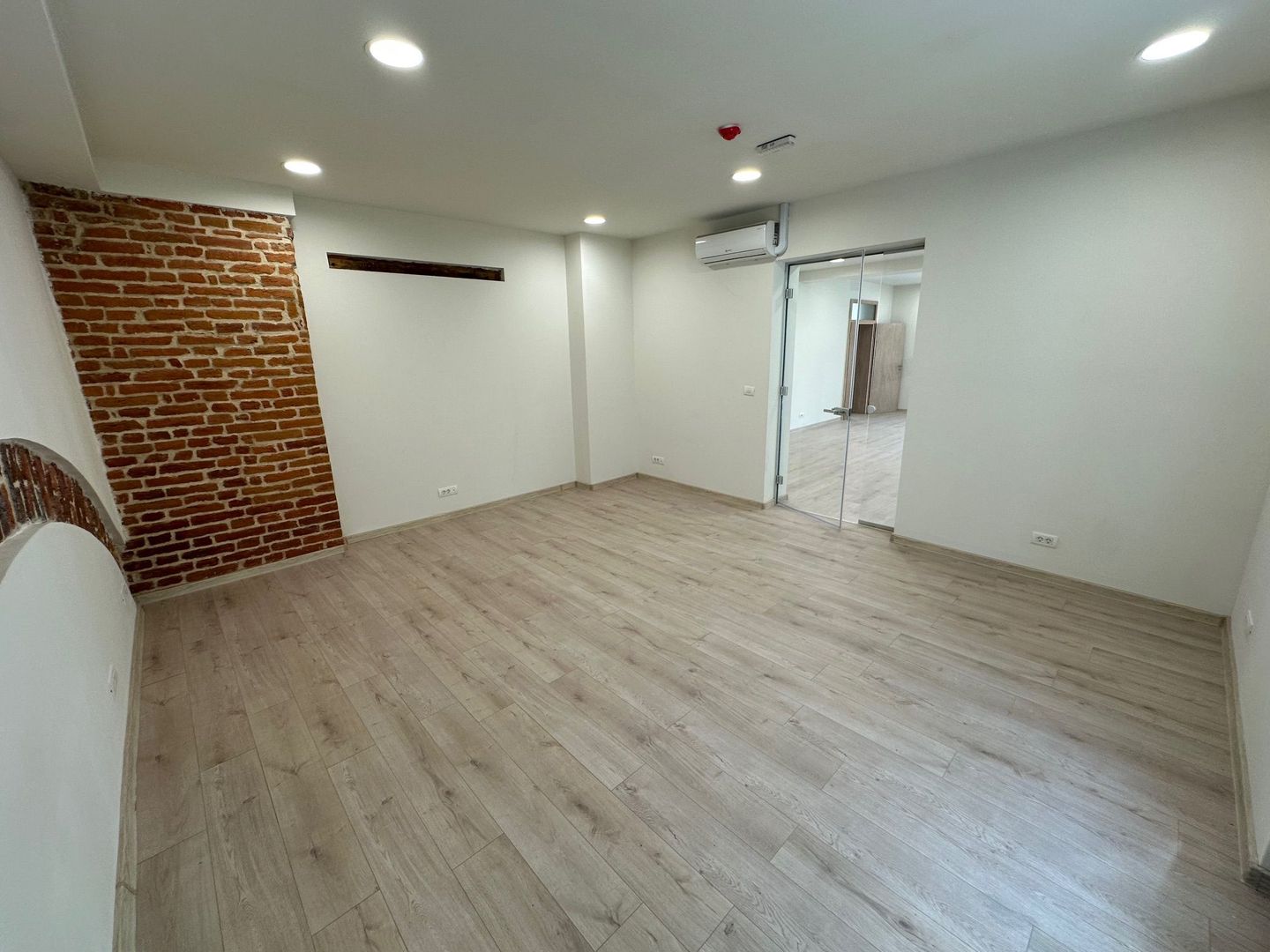 Saptii de birouri Ultracentral suprafețe de la 28 - 940 mp - Poză 46