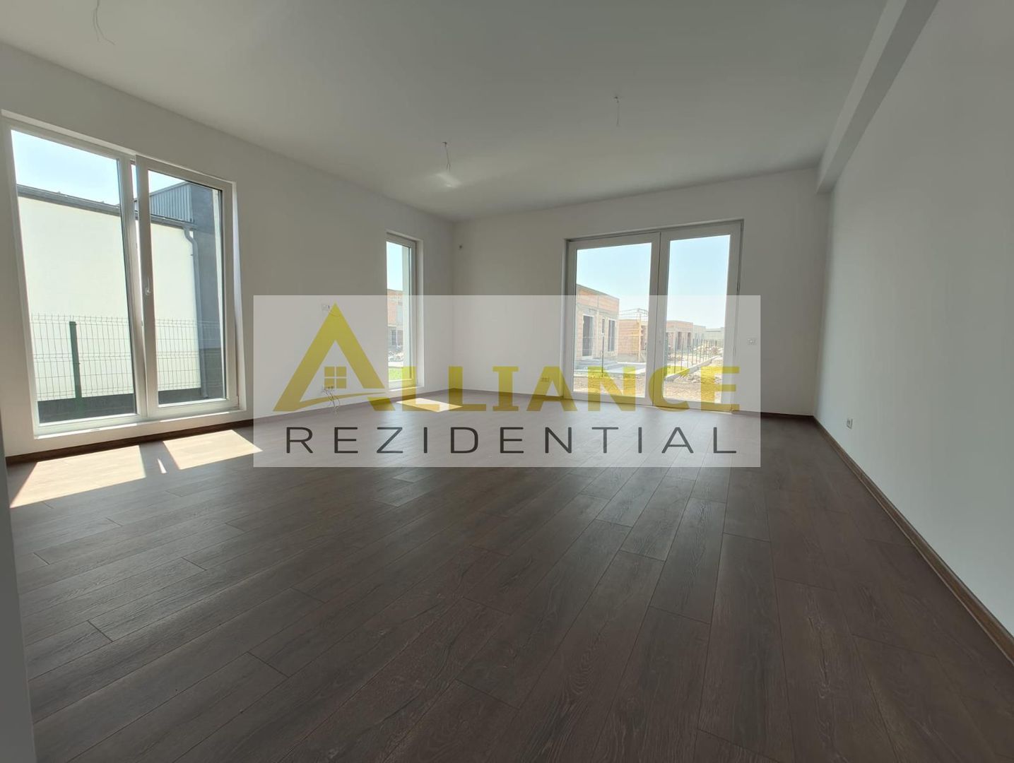 Casa Individuala - 3 camere - 2 bai - 356 mp teren - Poză 8