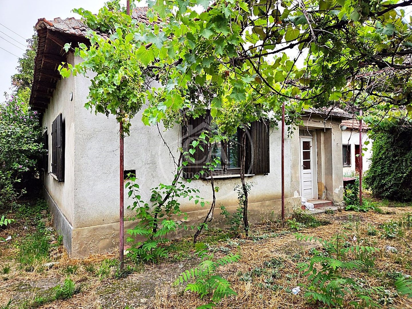 Casa de vanzare cu 4 camere si teren de 1520 in satul Batar, Bihor - Poză 5