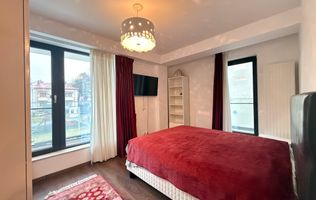 3 camere intr-o cladire cu arhitectura deosebita