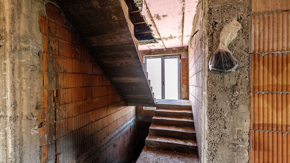 Casă nouă 6 camere semifinalizată în Sântana - Poză 5
