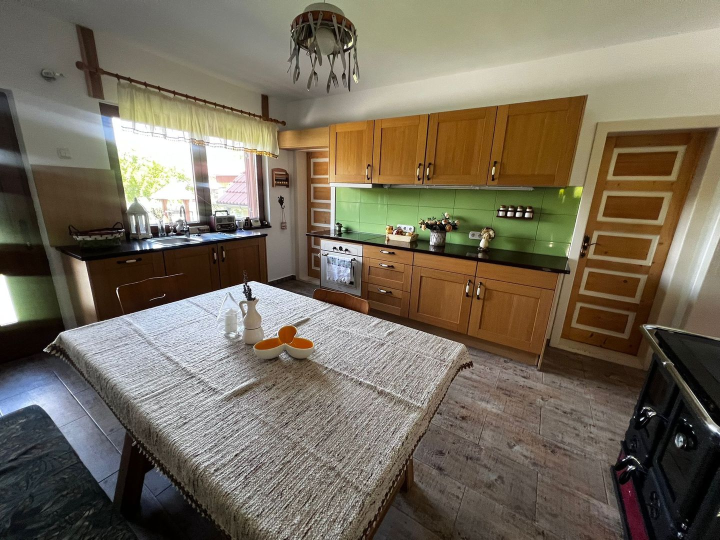 Ocazie unică! Casă de vânzare în stațiunea Covasna! - Poză 14