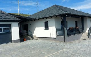 Casă de vânzare - Poză 1