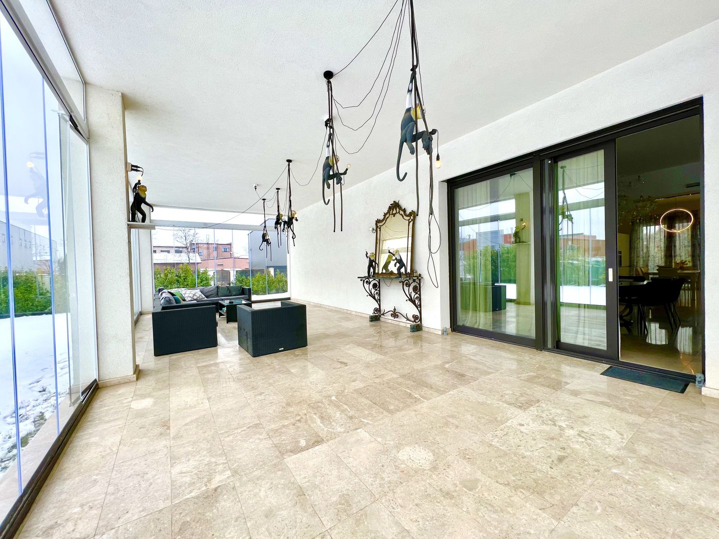 Proprietate deosebita suprafete generoase 580 mp teren 2076 mp - Poză 3