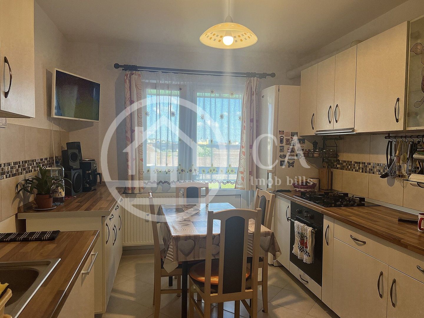 Apartament cu 4 camere de vanzare in Rogerius Oradea - Poză 1