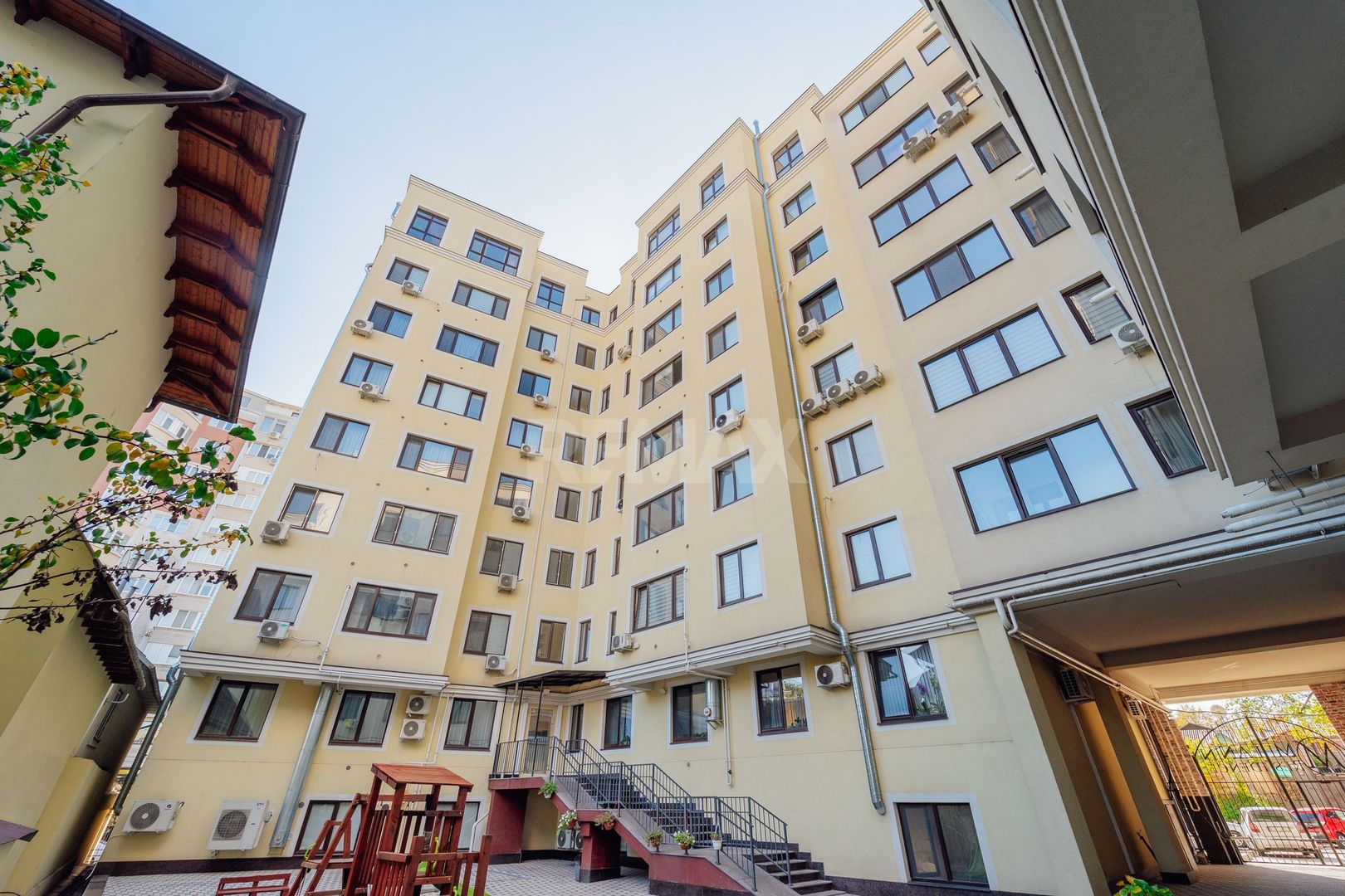 Apartament cu 2 camere în centrul Chișinăului | Lev Tolstoi | Complet mobilat și utilat - Poză 2
