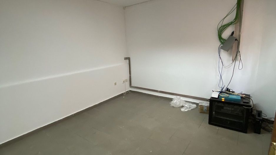 Hala 700mp  - 1040 mp cu spatiu de birouri zona de S - Poză 8