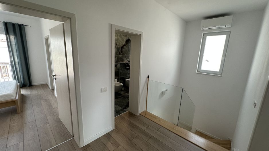 Duplex despărtit  prin garaj zona Ikea - Poză 27