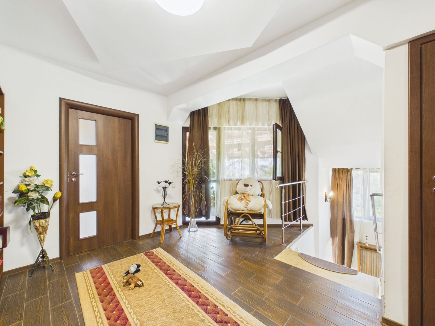 Vilă 10 camere + spațiu comercial | teren 1.300 mp | Otopeni 23 August - Poză 5