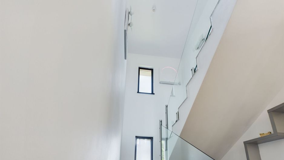 Vilă modernă cu 5 camere în Curtici - Poză 18