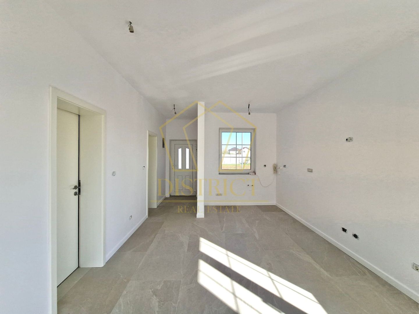 Duplex superb cu 4 camere si dressing | Mosnita Veche | Lidl - Poză 3