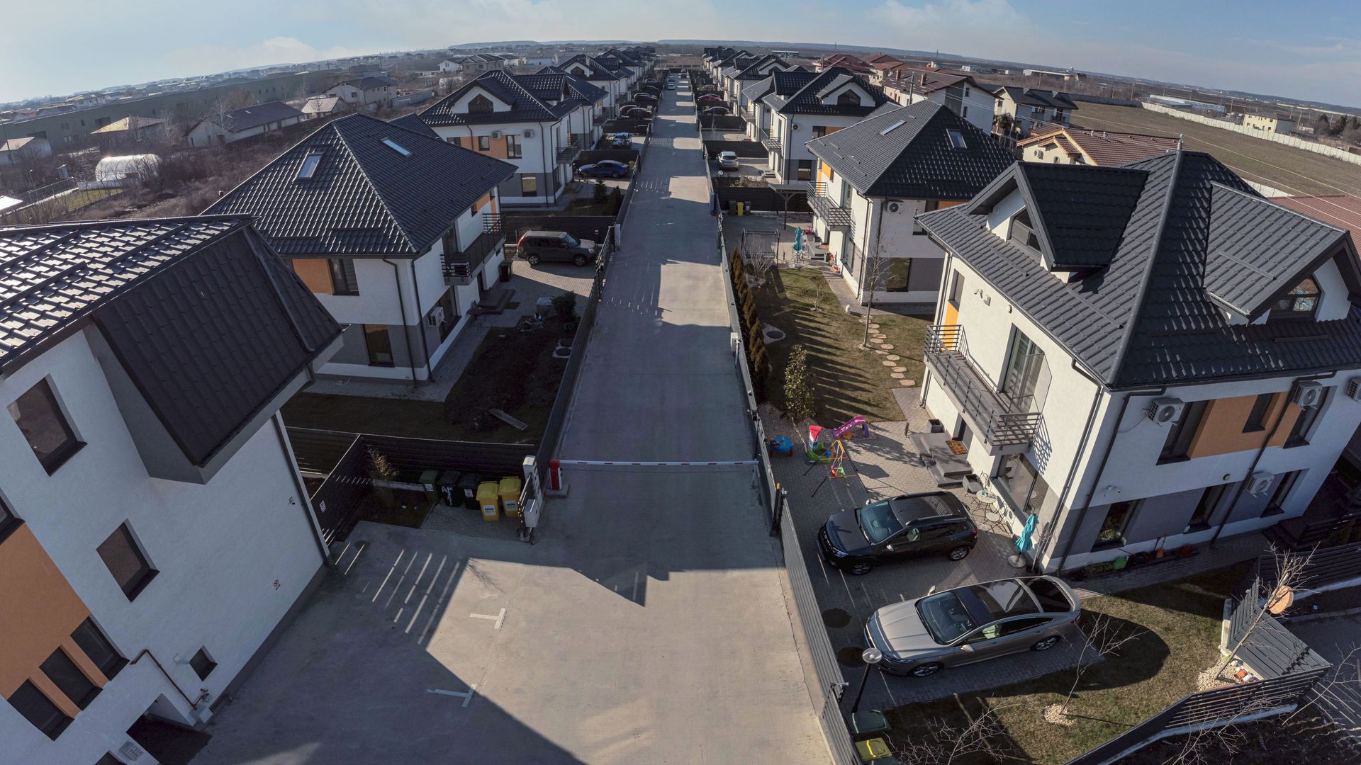 2 Camere + 2 Locuri de Parcare, Otopeni central, 400m DN - Poză 16