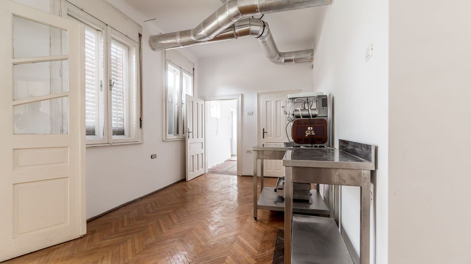 Casa cu potential multiplu cu teren generos pe strada Dunarii - Poză 12