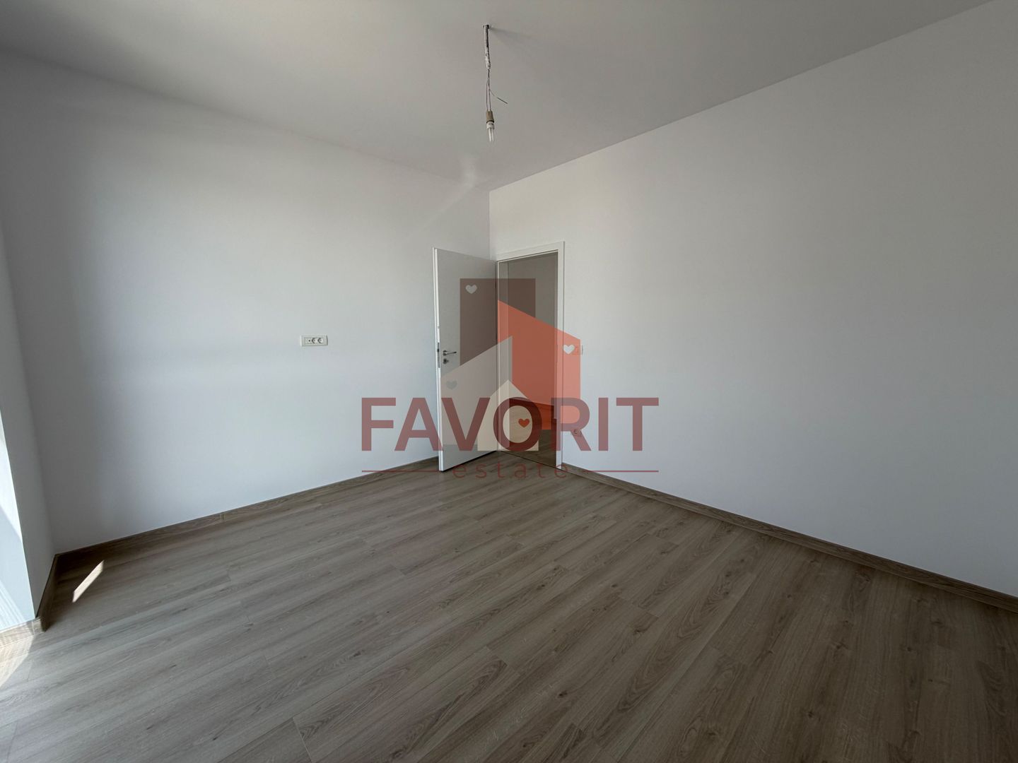 Etaj intermediar. Bloc nou cu lift.Disponibil imediat - Poză 6