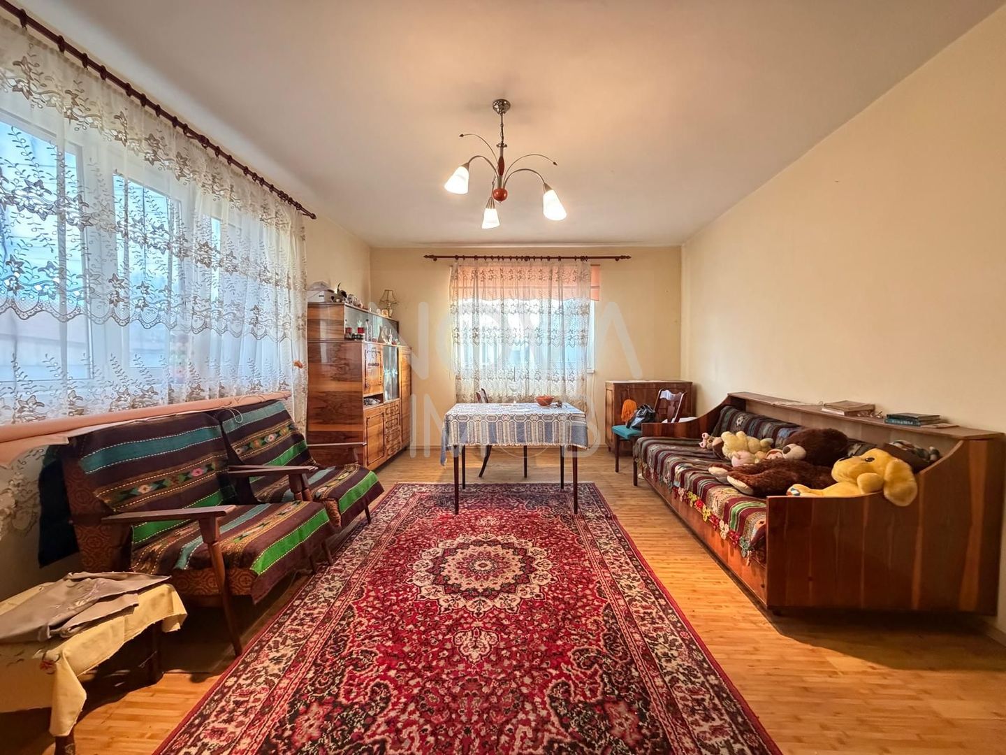 CASA DE VANZARE IN AVRIG – SPATIU GENEROS - Poză 4