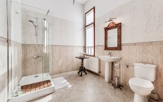 Bijuterie arhitecturală cu istorie. Confort modern, Ultracentral. - Poză 9