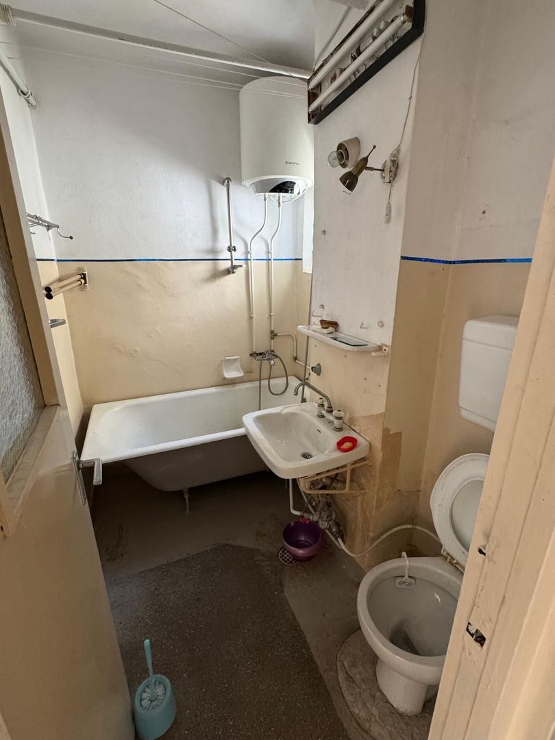 vand apartament 3 camere, zona Splai Mihai Viteazul , etaj superior - Poză 3