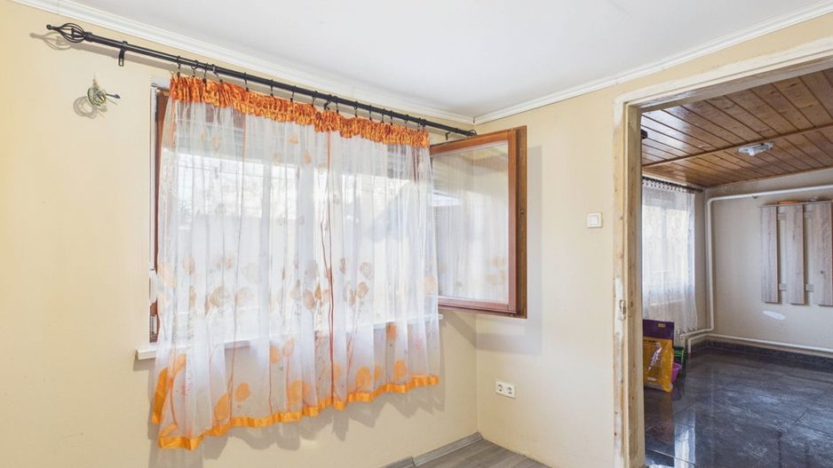 Casă cu 2 camere și 500 mp teren în Oroshaza - Poză 5