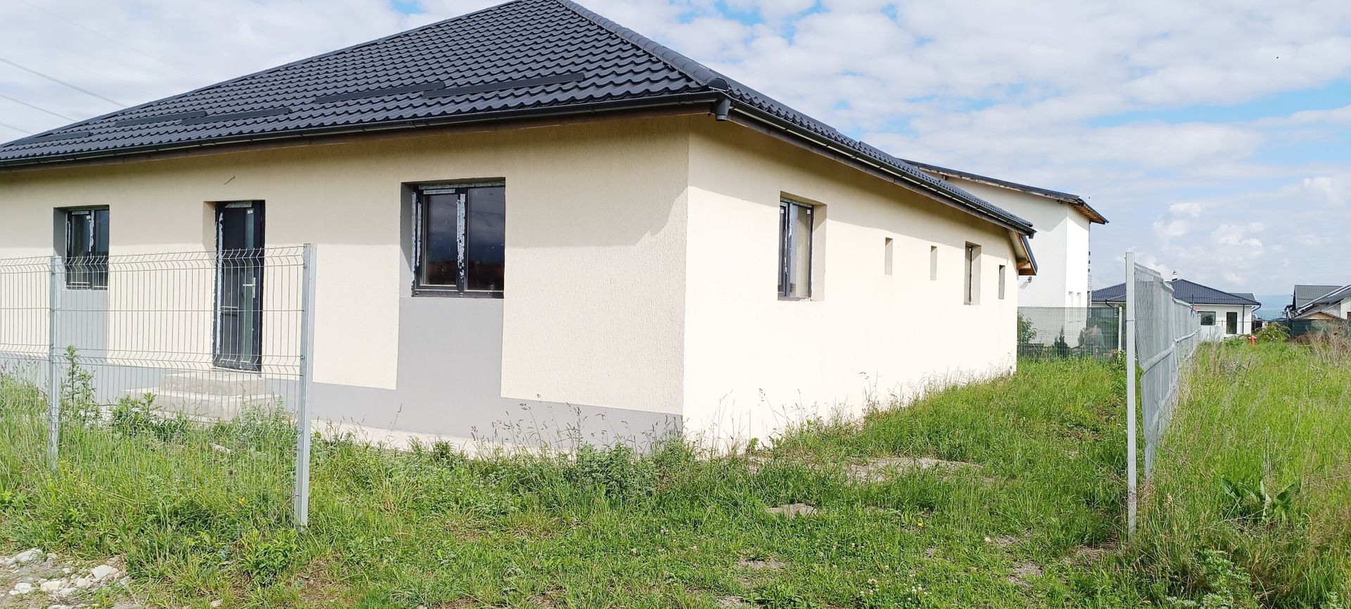 Casa din caramida in zona Izvor-168mp - Poză 1