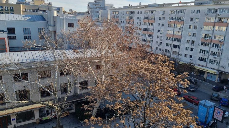 Apartament cu 2 camere de inchiriat in  zona centrala +terasa de 9 m - Poză 1