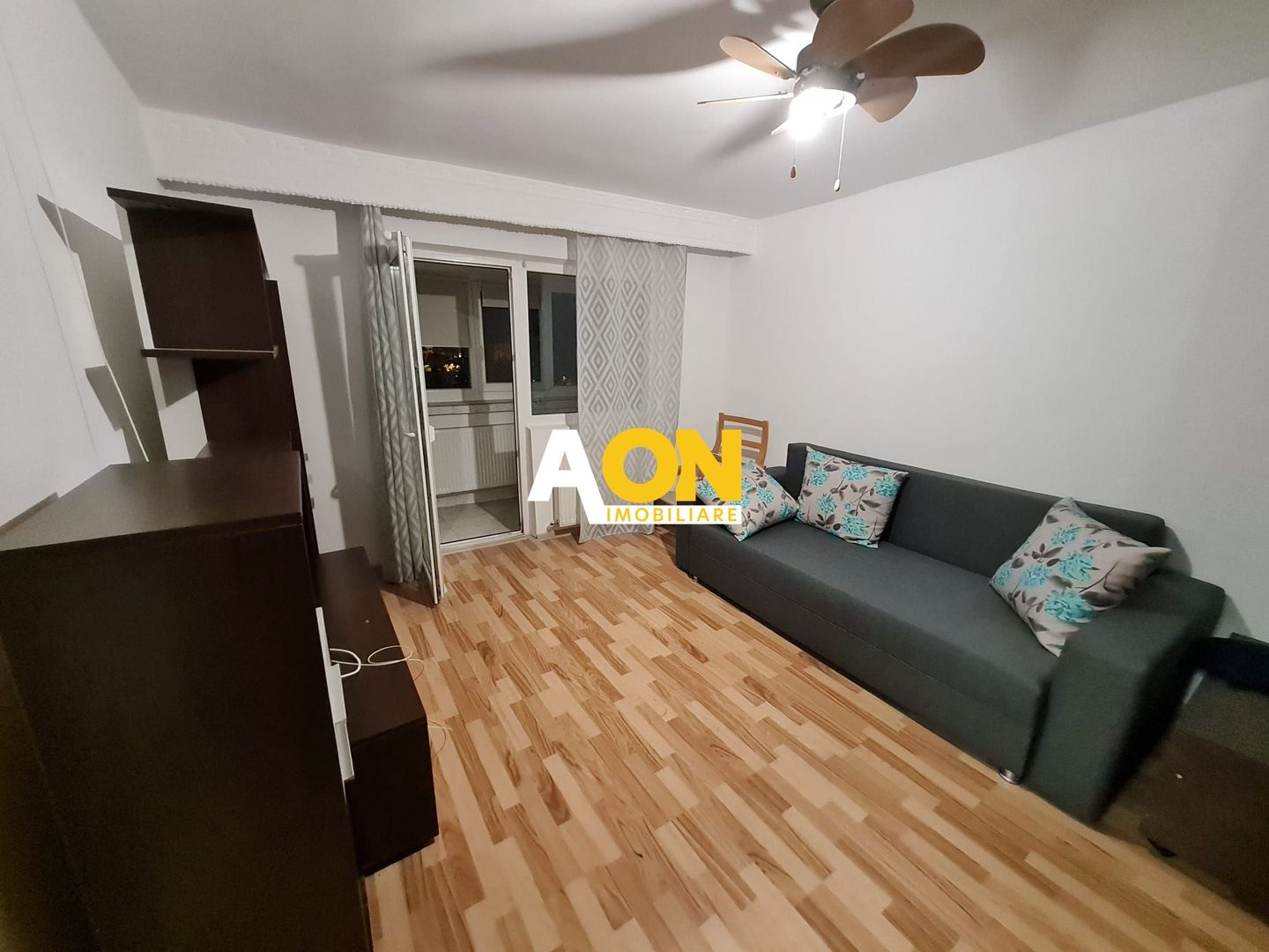 Apartament 2 camere, Etaj Intermediar,  Zona Parc Cetate - Poză 1