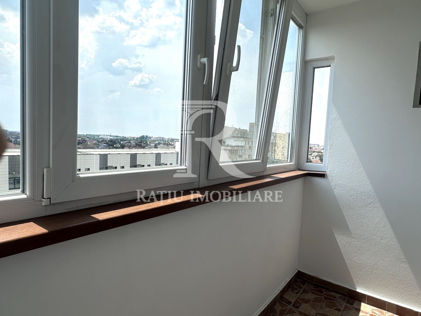 Apartament cu 2 camere | Central | Ascensor | Oradea - Poză 13