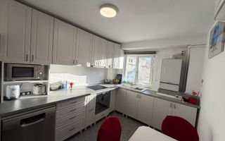 Apartament de 3 camere, decomandat, 70mp, parcare, zona Iulius Mall - Poză 2
