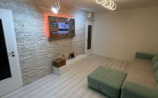 Etaj 2 , 3 camere decomandat Soarelui - Poză 1