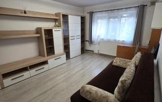 Apartament 3 camere decomandat – Strada Soveja /DACIA