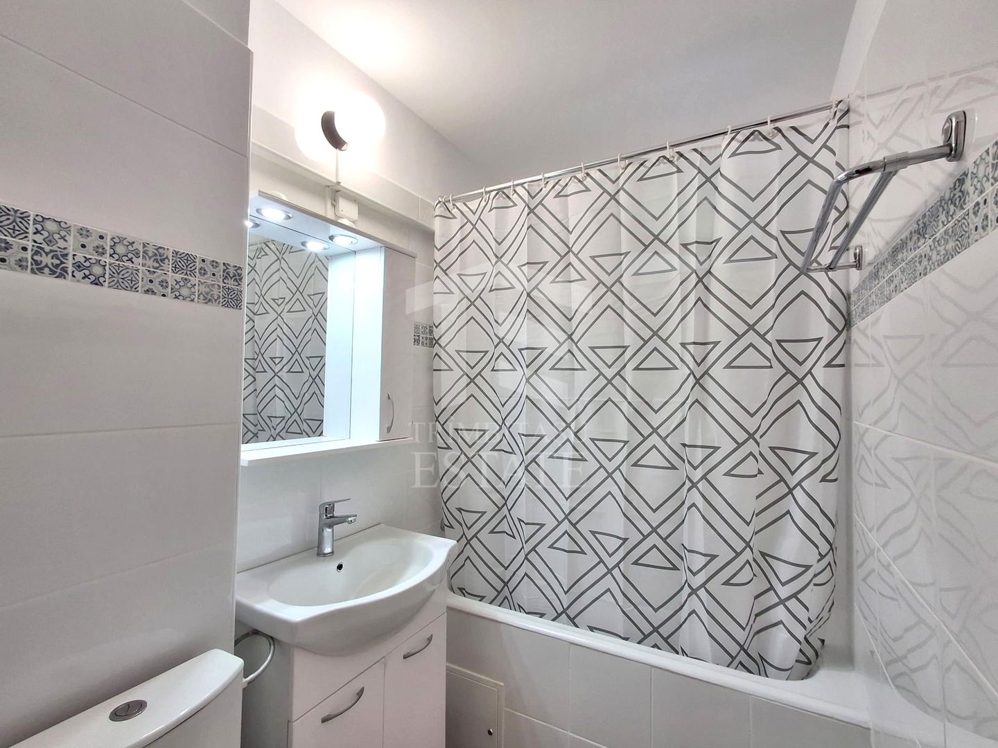 Apartament 2 camere renovat la 2 minute de metrou - Poză 12