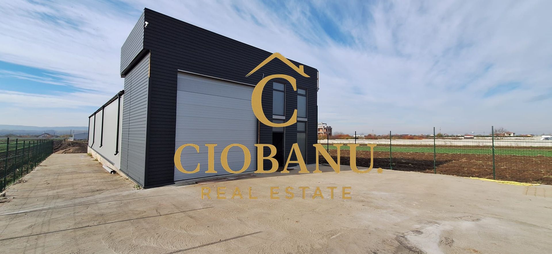 Hala de vanzare in Racari de Jos - Poză 1