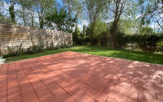 Apartament deosebit cu curte proprie si 2 locuri de parcare - Poză 6