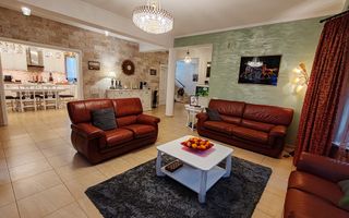 Vila care redefinește echilibrul între rafinament, spațiu și liniște - Poză 17