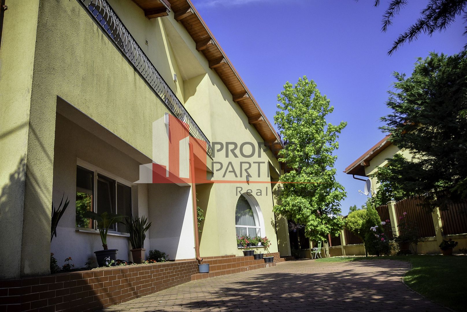 Vila spatioasa cu teren mare Jollie Ville - Poză 9