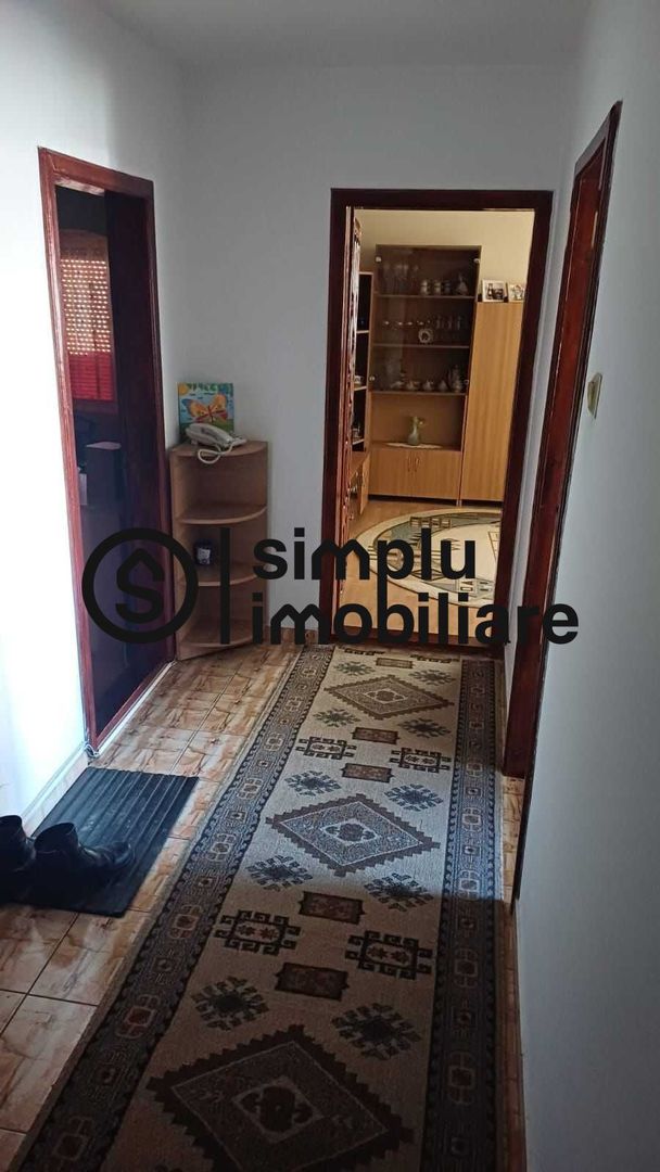 3 decomandate, etaj 2/4, centrala termica, Rovine - 157 000 Euro - Poză 5