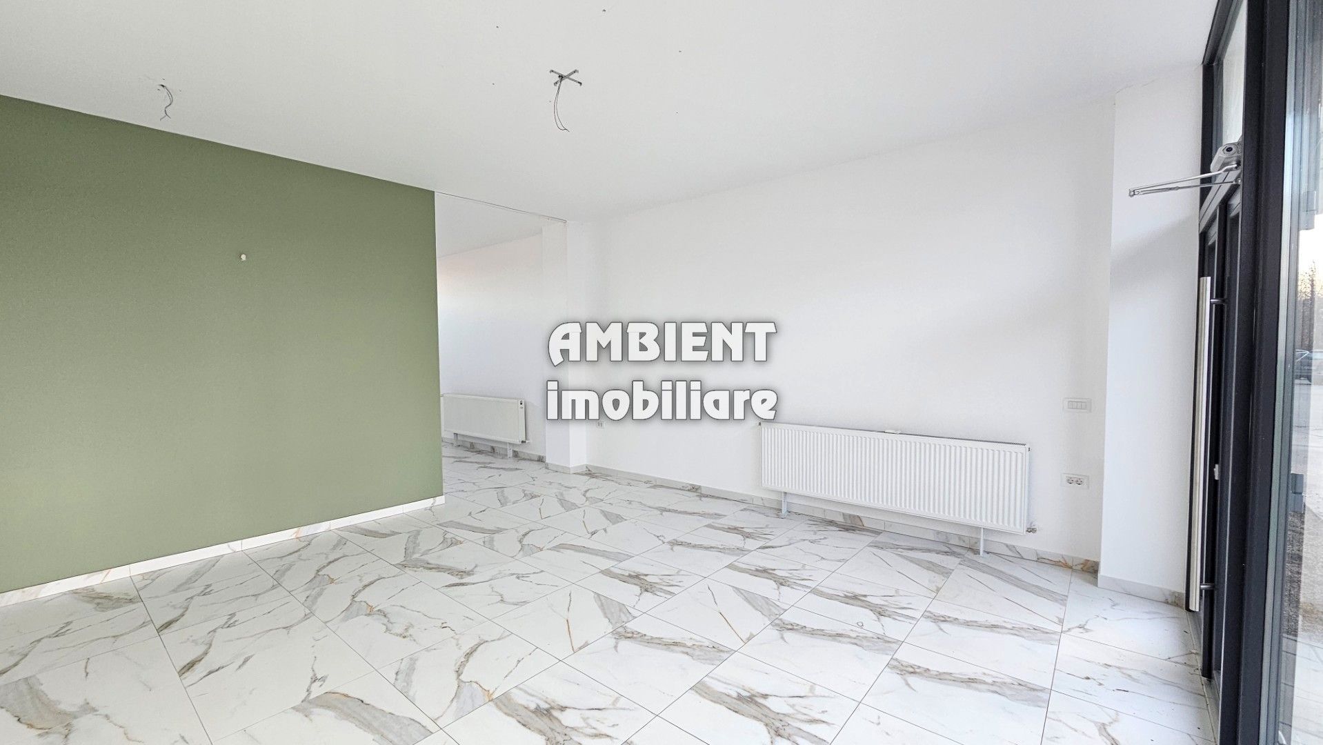 DE ÎNCHIRIAT - Spațiu comercial la parter, 60 mp, zona CARTIER! - Poză 2