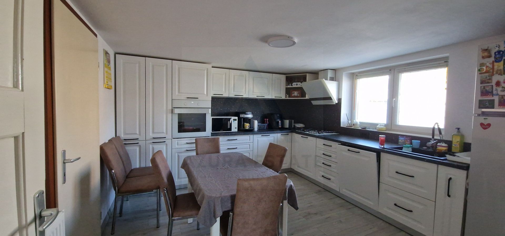 Casa individuala, 195 mp utili+ 500 mp curte, Sura Mica - Poză 7