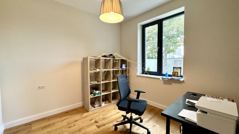 Vila cu 5 camere // * 565 mp gradina* // Tunari - Poză 14