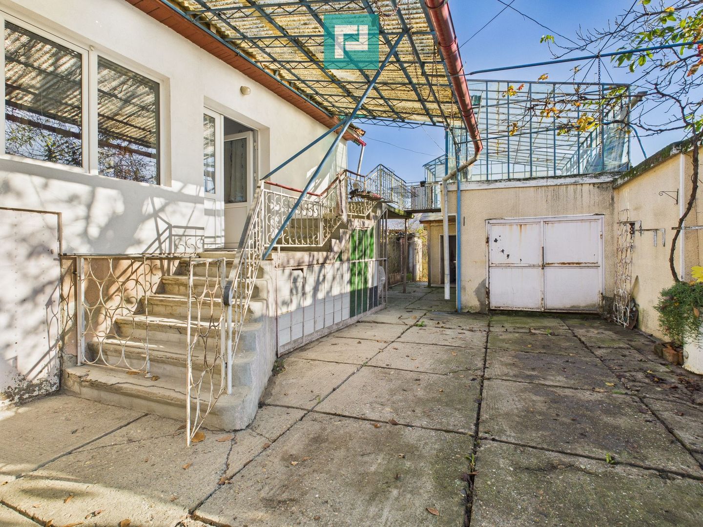 Casă+spaţiu comercial în Ghioroc, vânzare în rate - Poză 3