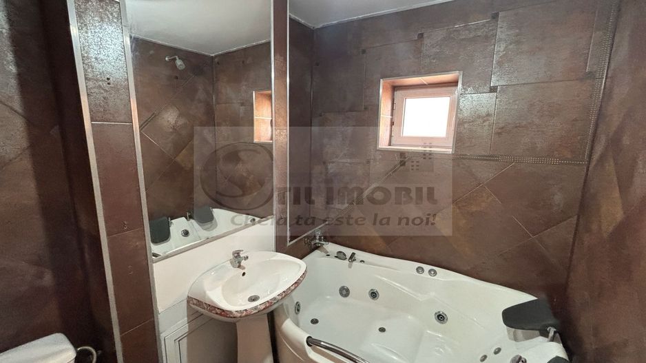 Apartament 3 camere Decomandat, et. 1, bulevard GARA - Poză 14