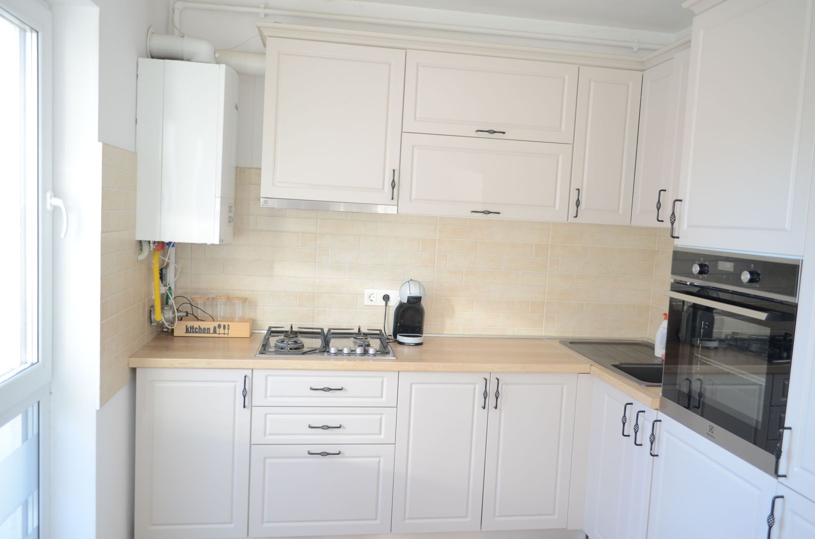 Apartament cu 3 camere, 2 bai, 2 terase, 2 garaje, in cartier Europa - Poză 5