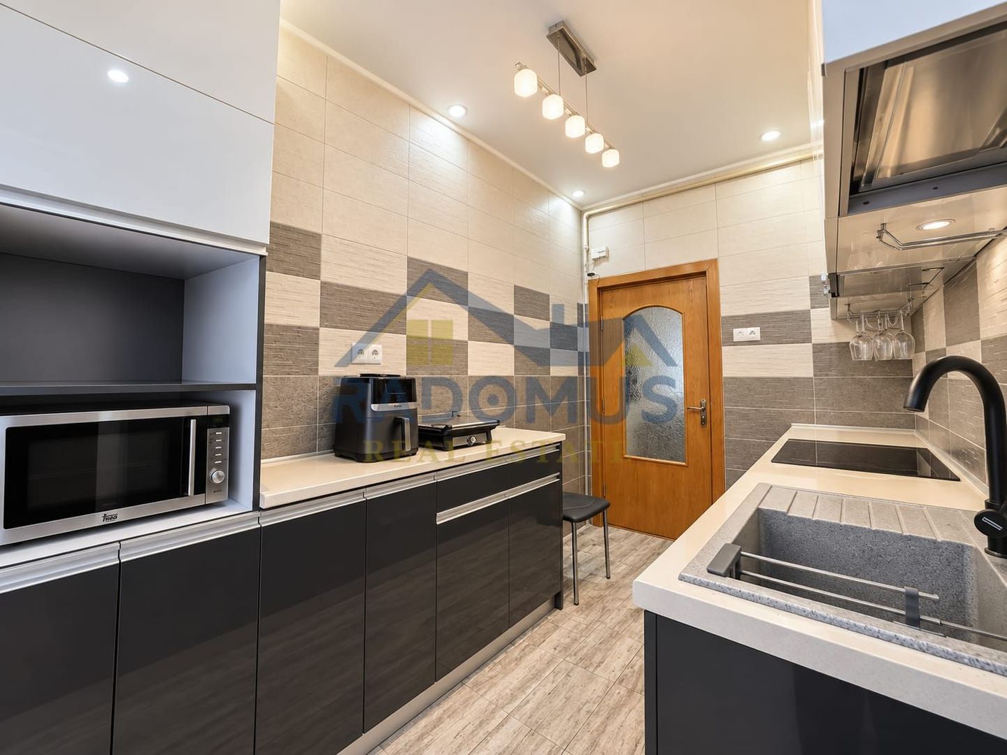 Apartament Dublu - 5 camere - 100 mp Utili - 2 boxe - Mihai Bravu - Poză 9
