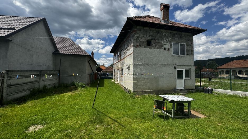 CASA 5 CAMERE 180 MP TEREN 814 MP CAMPULUNG - Poză 22
