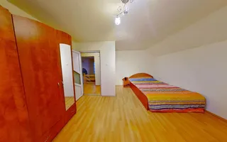Proprietate pe 2 niveluri, curte individuala si garaj, cartier linistit, Rasnov. - Poză 33