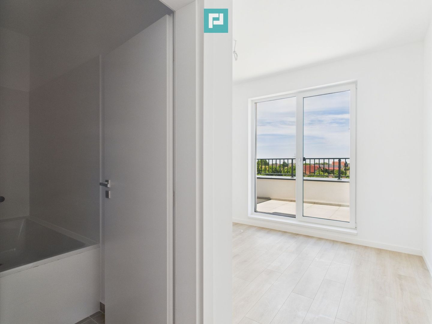 Apartament 3 camere , 2 băi , zona Freidorf - Poză 3